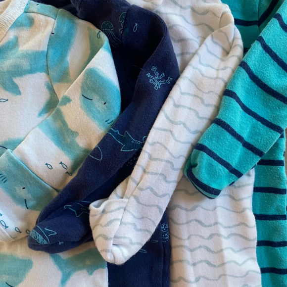 Like New EUC Baby Boys Bundle - Newborn - Carter’s Gerber - Picture 10 of 12